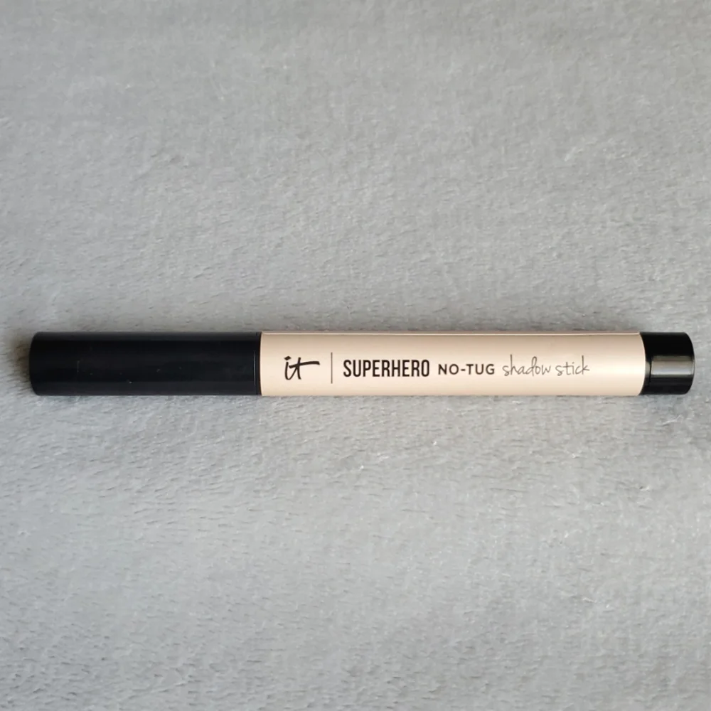 🆕️ IT SUPERHERO No-Tug Shadow Stick (BOLD BUBBLY Pearl Finish)